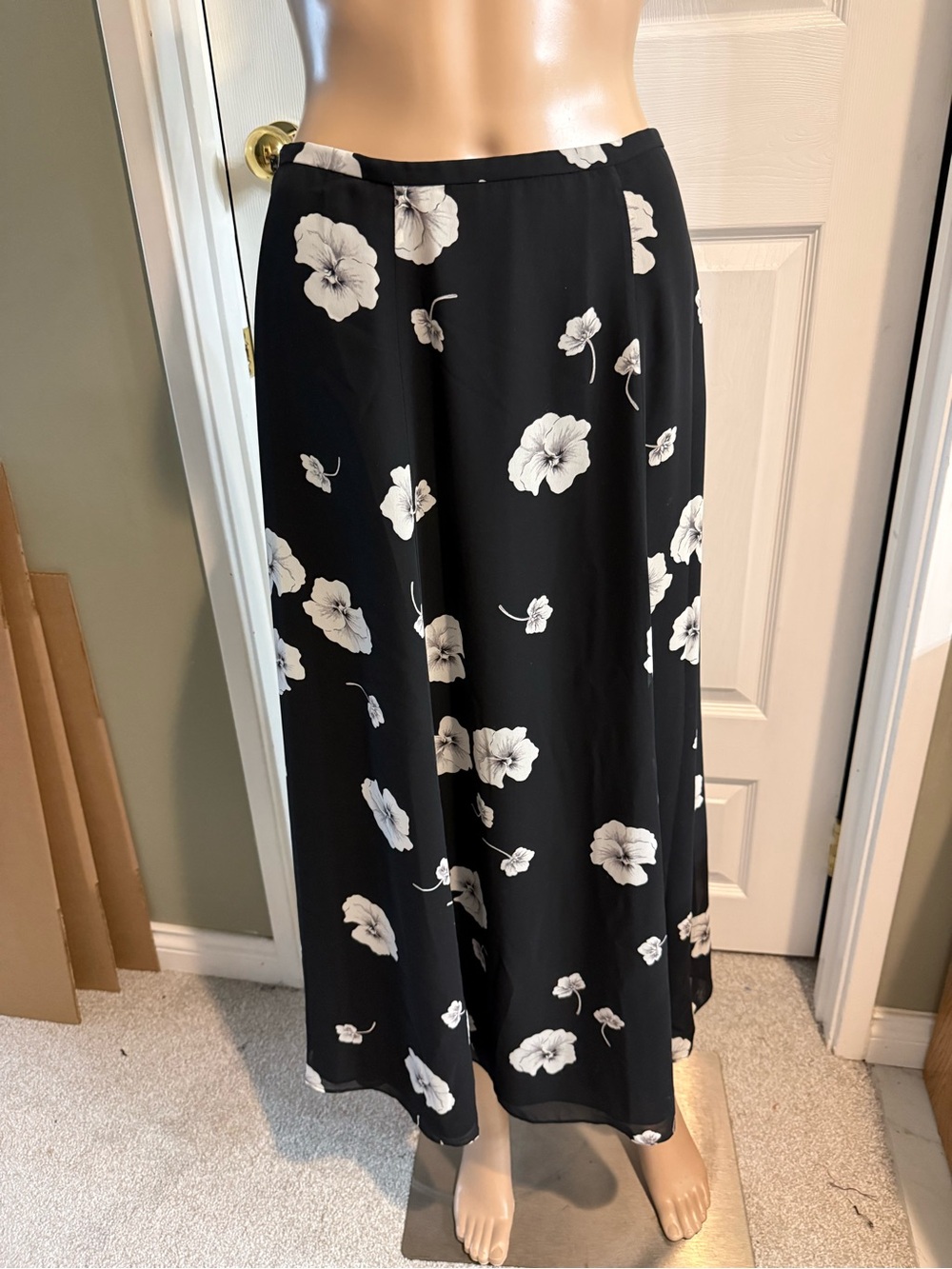 Liz Claiborne Vintage Maxi Skirt 10 Black Floral Cottagecore Romantic 90s Y2K